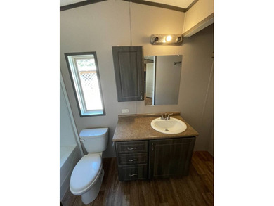 Beautiful, affordable 2023 1 bedroom/1 bath mobile home with a - photo 6