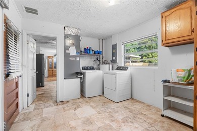 LARGE CORNER LOT with fenced in back yard and a beautiful - photo 8