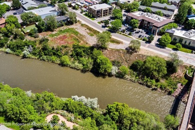 A rare opportunity to acquire 2.62 commercially zoned acres with - photo 2