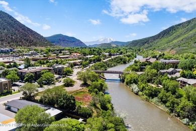 A rare opportunity to acquire 2.62 commercially zoned acres with - photo 3