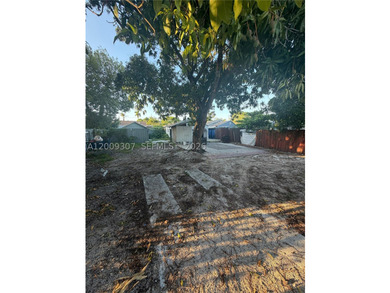 Excellent investment opportunity featuring a versatile - photo 22