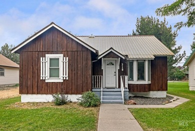 Very clean 3-bedroom, 1-bath home in a quiet neighborhood near - photo 1