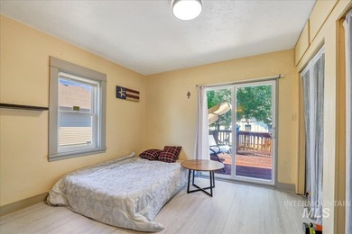 Very clean 3-bedroom, 1-bath home in a quiet neighborhood near - photo 7
