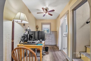 Very clean 3-bedroom, 1-bath home in a quiet neighborhood near - photo 10