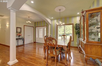 Pristine one level Executive Home with an out of this world Shop - photo 11