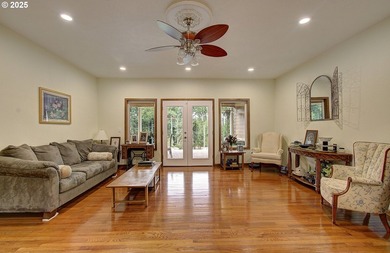 Pristine one level Executive Home with an out of this world Shop - photo 12