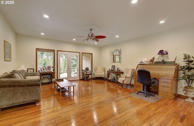 Pristine one level Executive Home with an out of this world Shop - photo 13