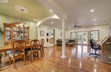 Pristine one level Executive Home with an out of this world Shop - photo 14