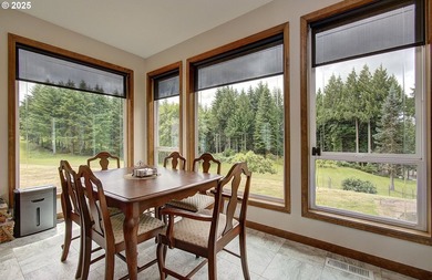 Pristine one level Executive Home with an out of this world Shop - photo 17