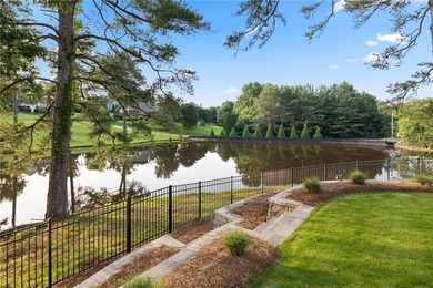 Exquisitely crafted by Savage Family Homes, this exceptional - photo 5