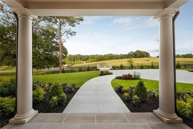 Exquisitely crafted by Savage Family Homes, this exceptional - photo 9