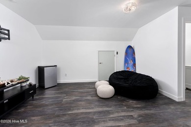 Exceptional home in sought after Pelican Reef! This 3 bedroom, 2 - photo 31