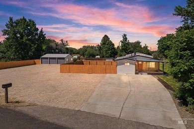 Rare opportunity to own an exceptional Eagle property with no - photo 2