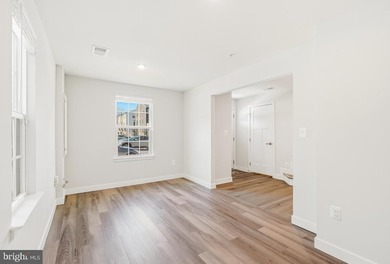 Fine end unit townhome in Amber Ridge in like new condition - photo 5