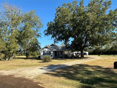 (private lake, pond, creek) Home For Sale in Mexia Texas
