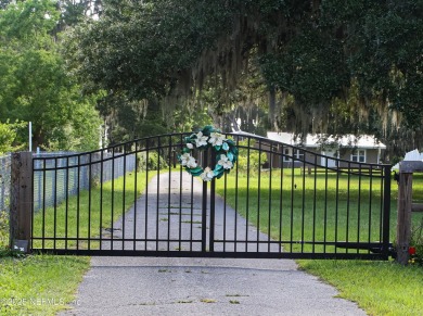 Lake Home For Sale in Melrose, Florida