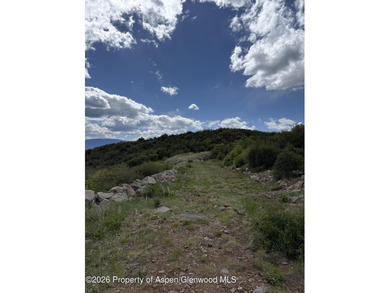 This remarkable mountain homesite offers an extraordinary - photo 9