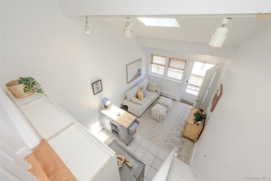 Welcome to a rare opportunity to own a pristine one bedroom in - photo 11