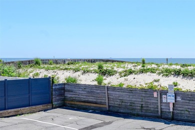 Welcome to a rare opportunity to own a pristine one bedroom in - photo 16