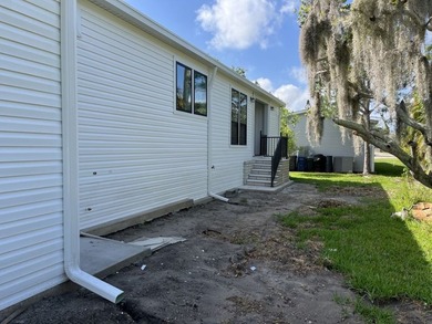 Welcome to Colony Cove, a 55+ age-qualified, active, and vibrant - photo 19
