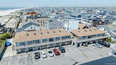Welcome to a rare opportunity to own a pristine one bedroom in - photo 21