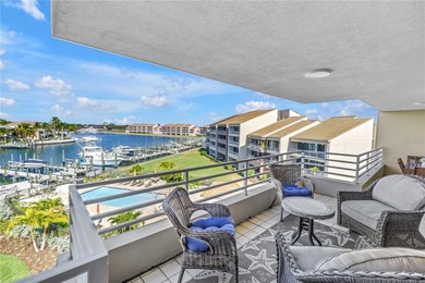 A rare waterfront offering in Pasadena Yacht & Country - photo 1