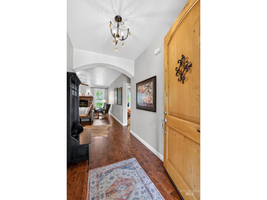 A home designed for adventure, comfort, and entertaining - photo 7