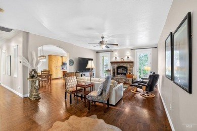 A home designed for adventure, comfort, and entertaining - photo 8