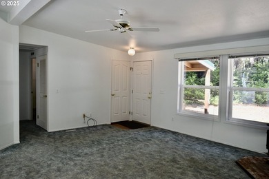 Private Country Retreat in Port Orford! Welcome to 42065 Vista - photo 4