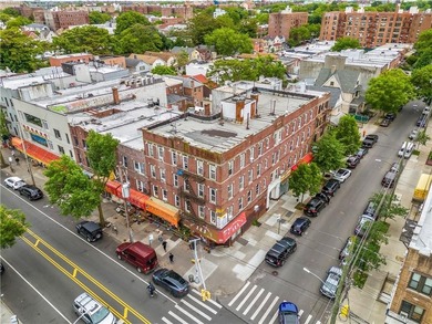 Prime Mixed-Use Investment Property - 12 Residential Units + 6 - photo 5