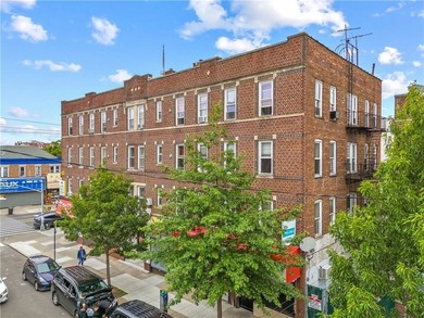 Prime Mixed-Use Investment Property - 12 Residential Units + 6 - photo 6