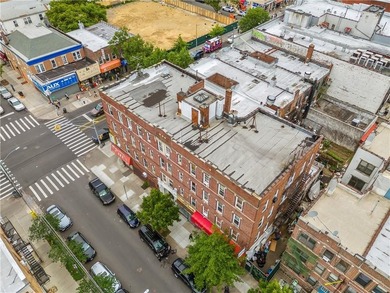 Prime Mixed-Use Investment Property - 12 Residential Units + 6 - photo 7
