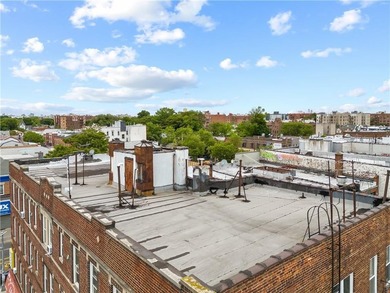 Prime Mixed-Use Investment Property - 12 Residential Units + 6 - photo 9