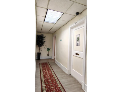 Investment Opportunity! Three Story Mixed-use offices & Retail - photo 6