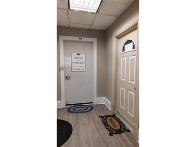 Investment Opportunity! Three Story Mixed-use offices & Retail - photo 9
