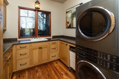 This exceptional estate in the prestigious Juniper Preserve - photo 32