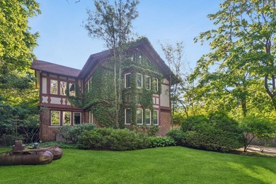 Magnificent Tudor residence in prime East Glencoe, beautifully - photo 2