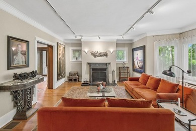 Magnificent Tudor residence in prime East Glencoe, beautifully - photo 3