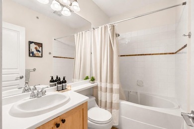 Rare renovated waterfront penthouse with exposure on all 4 sides - photo 14