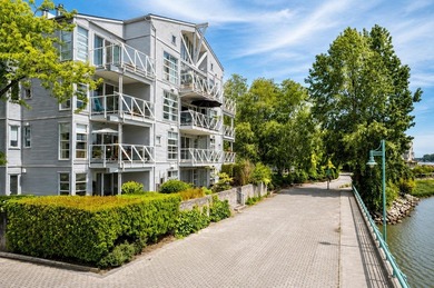 Rare renovated waterfront penthouse with exposure on all 4 sides - photo 19