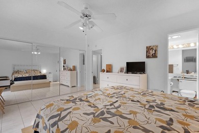 Spacious 1 bedroom, 1.5 bath second floor unit in the desirable - photo 21