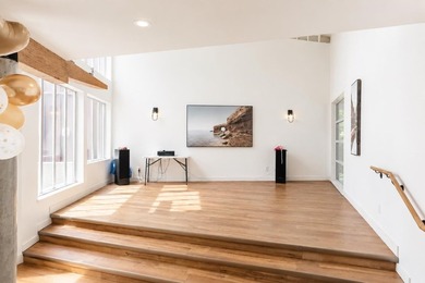 Rare renovated waterfront penthouse with exposure on all 4 sides - photo 25