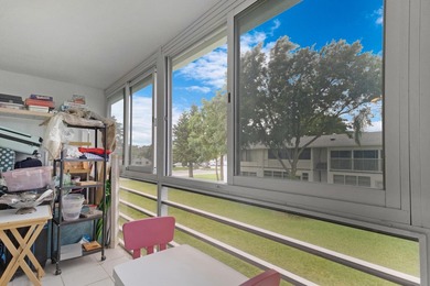 Spacious 1 bedroom, 1.5 bath second floor unit in the desirable - photo 25