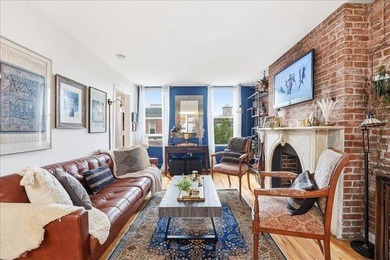 Bright and airy top-floor 3BD/1BA home ideally situated on - photo 3