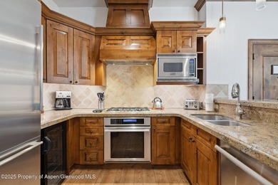 2024 renovations completed (including new decor, furniture - photo 7