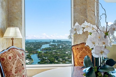 Elegantly Re-Imagined Corner Penthouse, offered fully furnished - photo 4