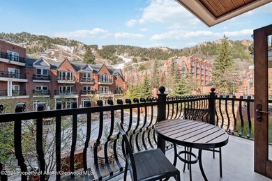 2024 renovations completed (including new decor, furniture - photo 7