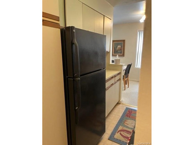 A Lovely ,sunny.well maintained 1 bedroom ,1 bathroom ,galley - photo 9