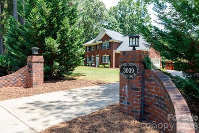 Motivated Seller offering 4000.00 Closing Credit!!!Most unique - photo 2