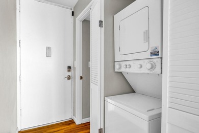 Front-row Hotel Zoned vacation rental approved beach condo in - photo 21